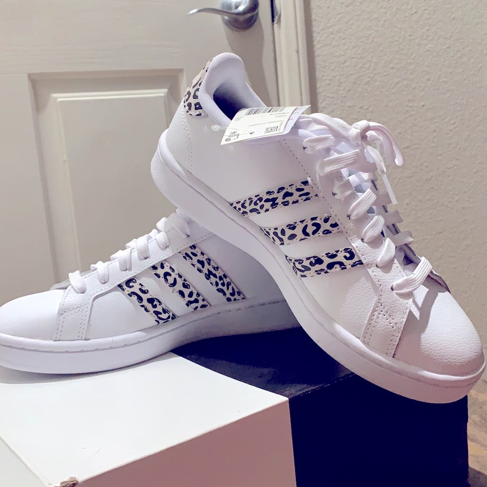 Adidas - Picture 3 of 4